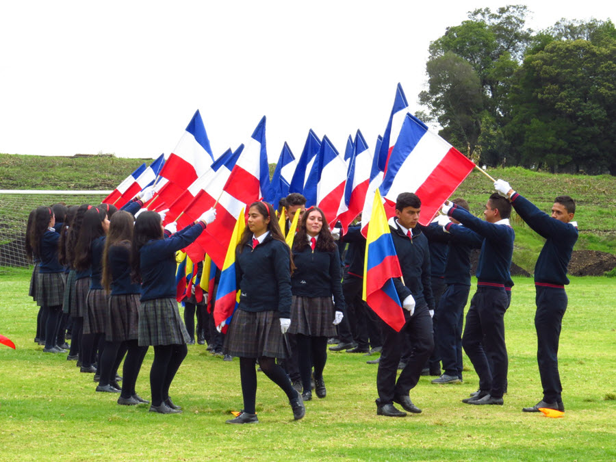 Cruce Banderas Liceo Campestre Thomas De Iriarte